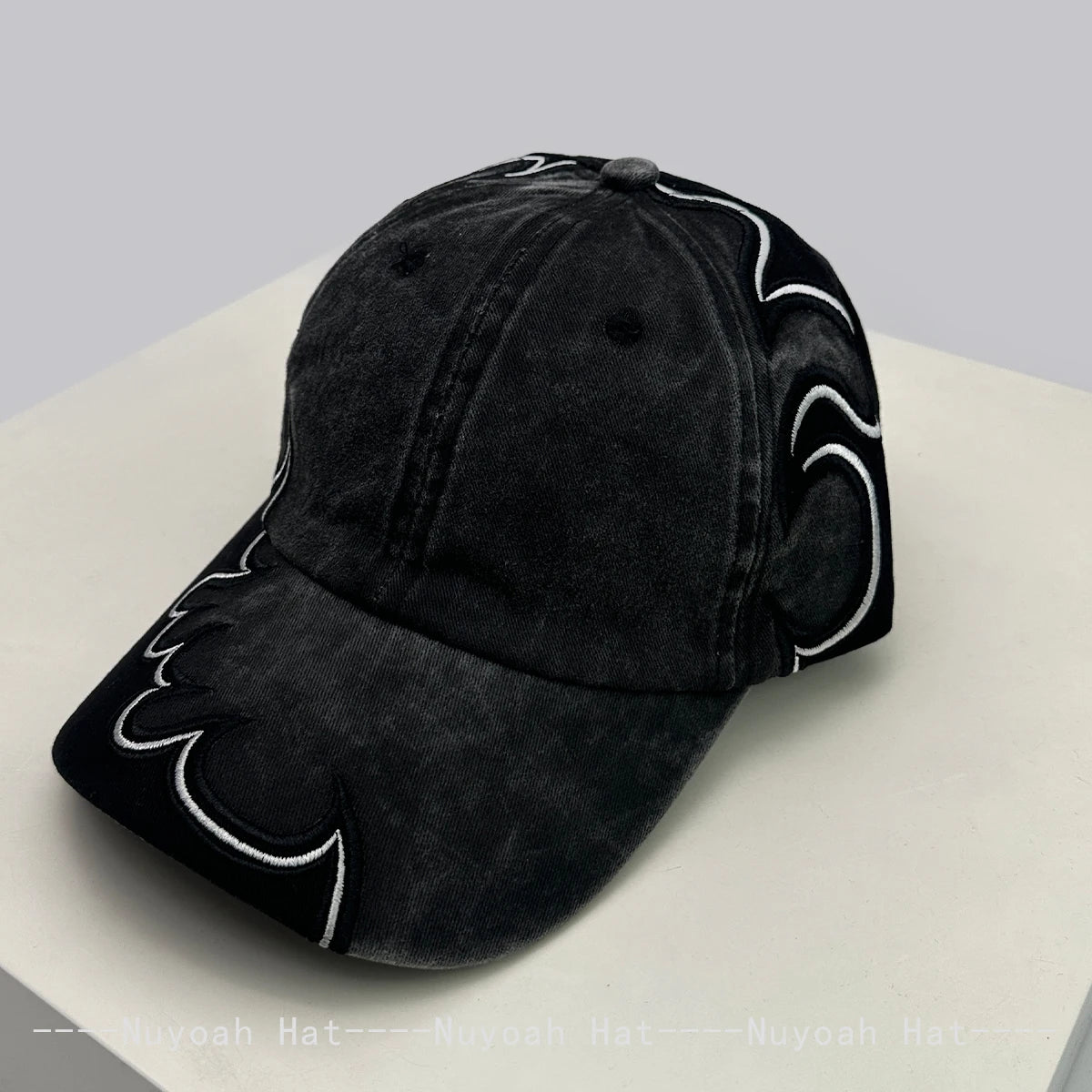 Boné Flame Embroidered Hip Hop