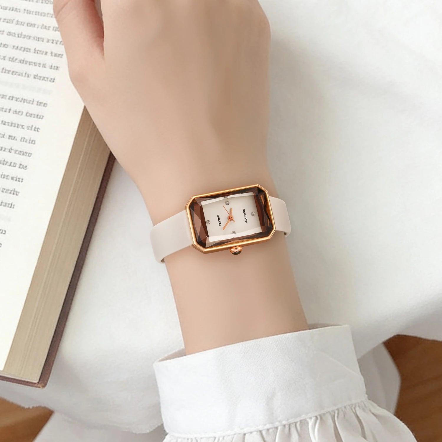 Relógio Quartz Retrô Slim