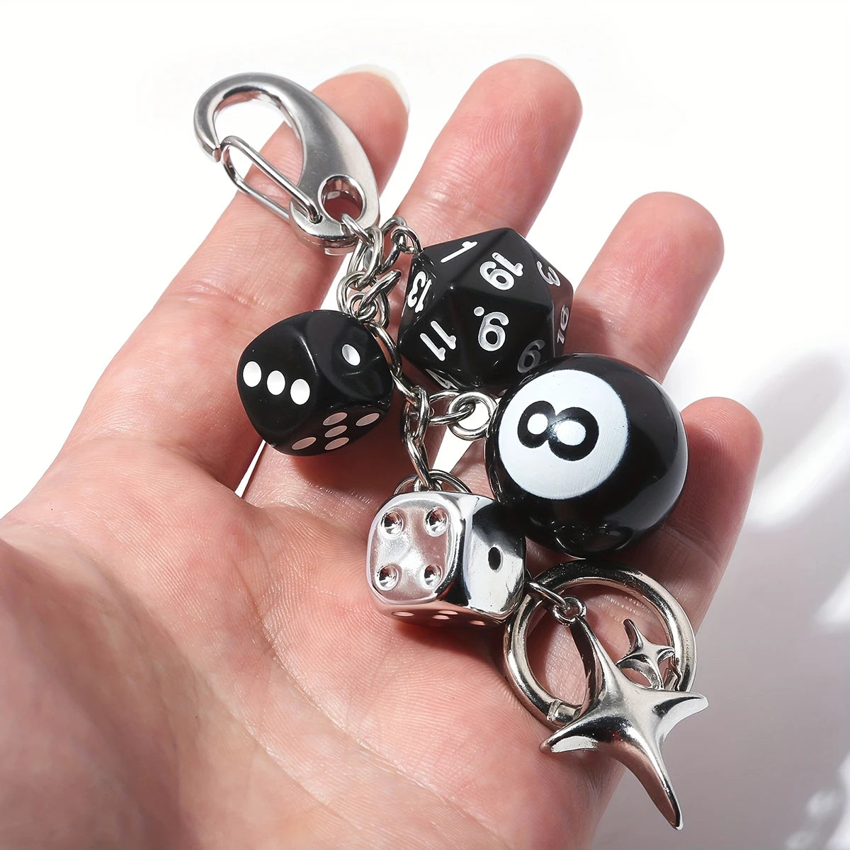 Pingente Streetwear 8-Ball