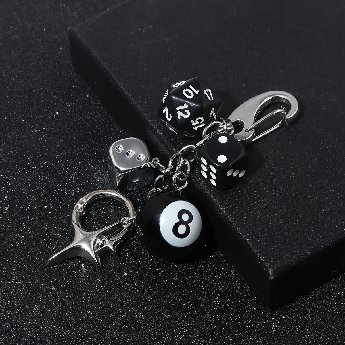 Pingente Streetwear 8-Ball