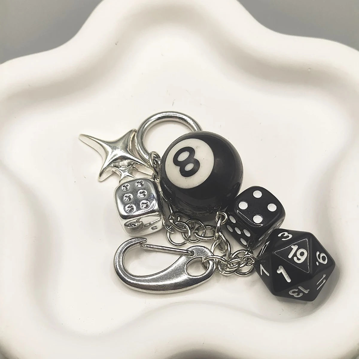 Pingente Streetwear 8-Ball