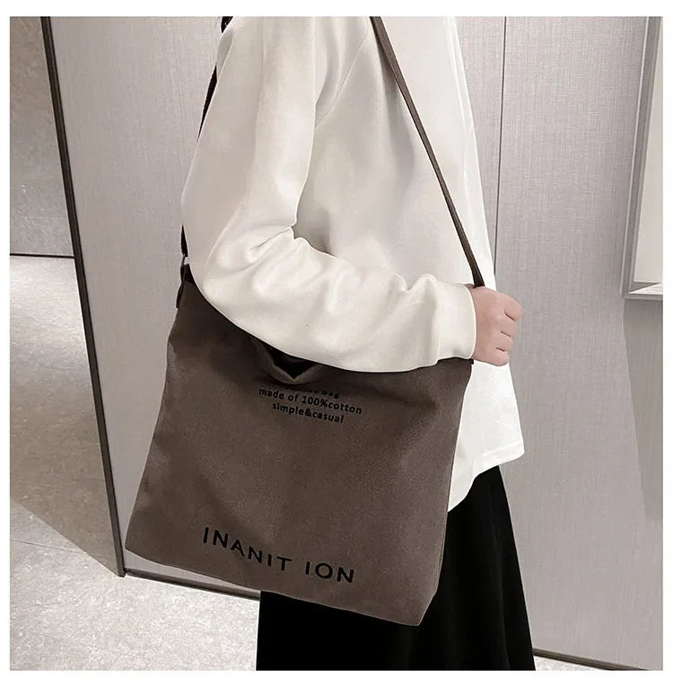 Bolsa Transversal em Lona Estilo Utilitário
