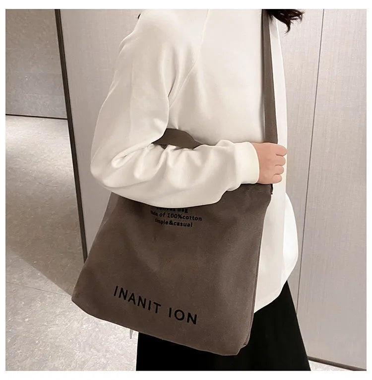 Bolsa Transversal em Lona Estilo Utilitário