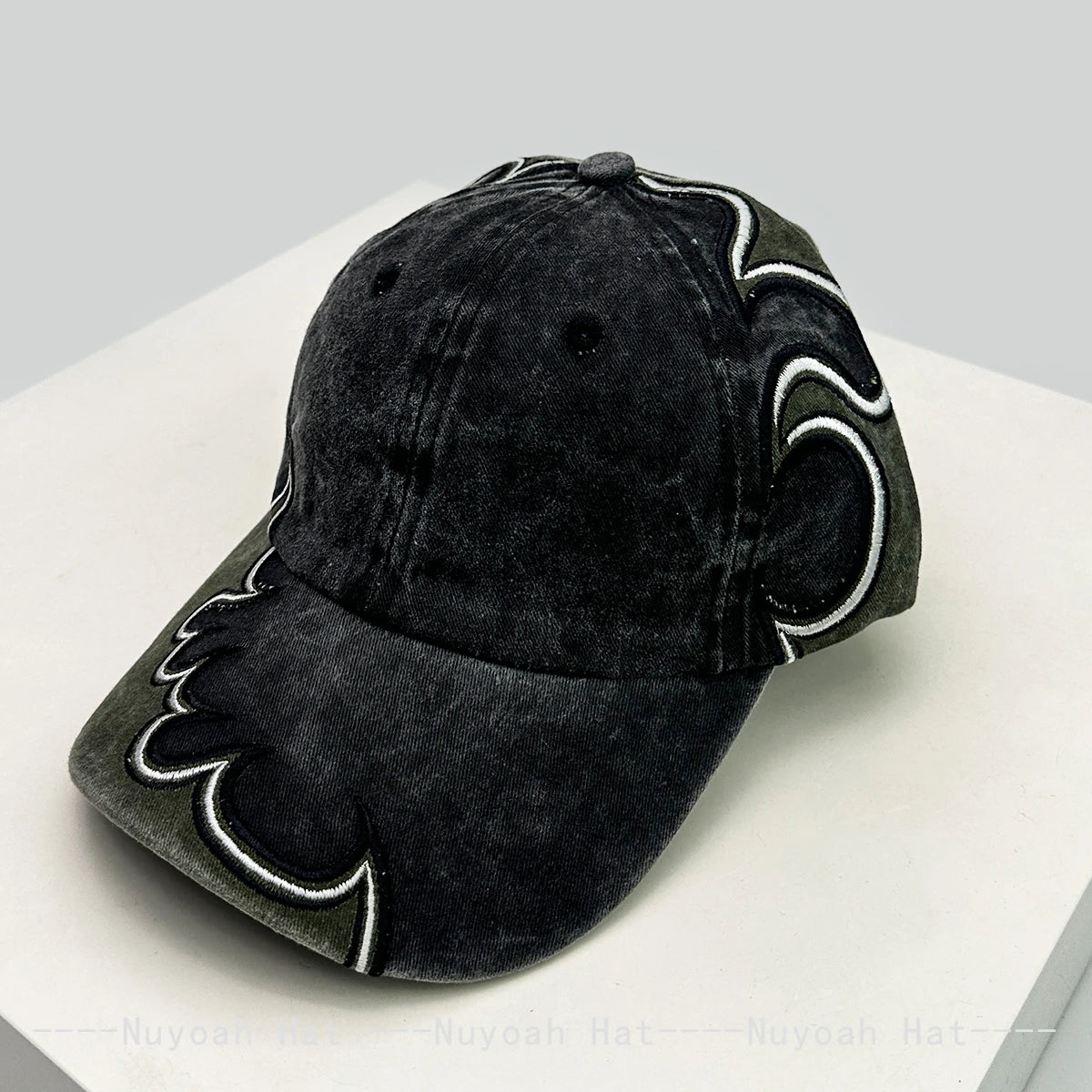 Boné Flame Embroidered Hip Hop